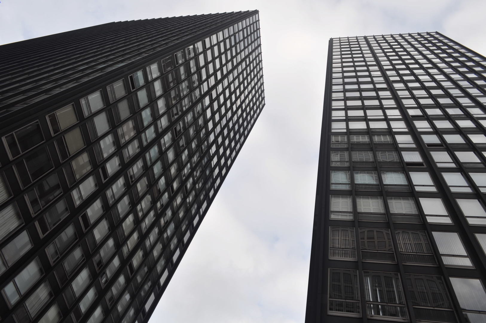 Mies Van Der Rohe in Chicago IL Homes for Sale Mies Van Der Rohe in Chicago Real Estate