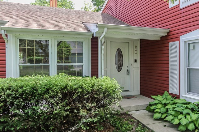 933 BEDFORD Court