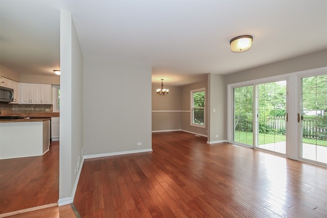 933 BEDFORD Court