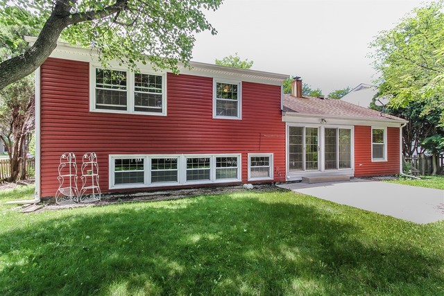 933 BEDFORD Court