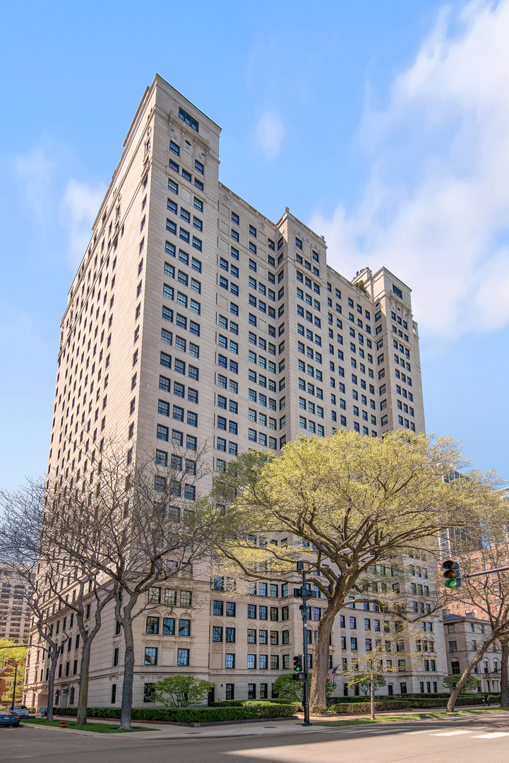 1500 N Lake Shore Drive Chicago Apartments 3 Bedroom or Less