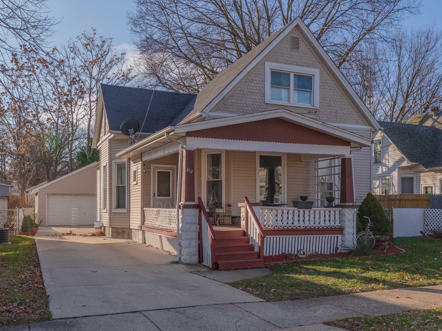 812 W Oakland , Bloomington, IL MLS 10949076 Berkshire Hathaway