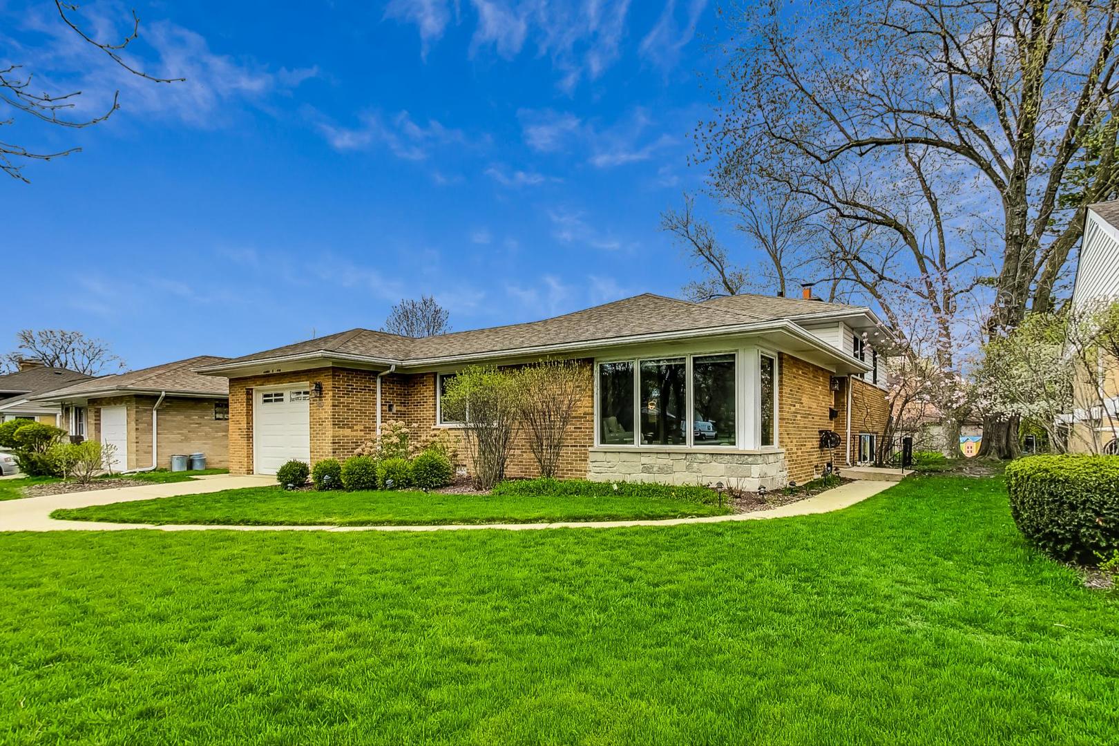 4 House in Arlington Heights