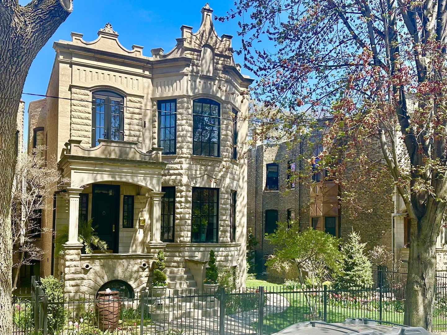 5 House in Edgewater