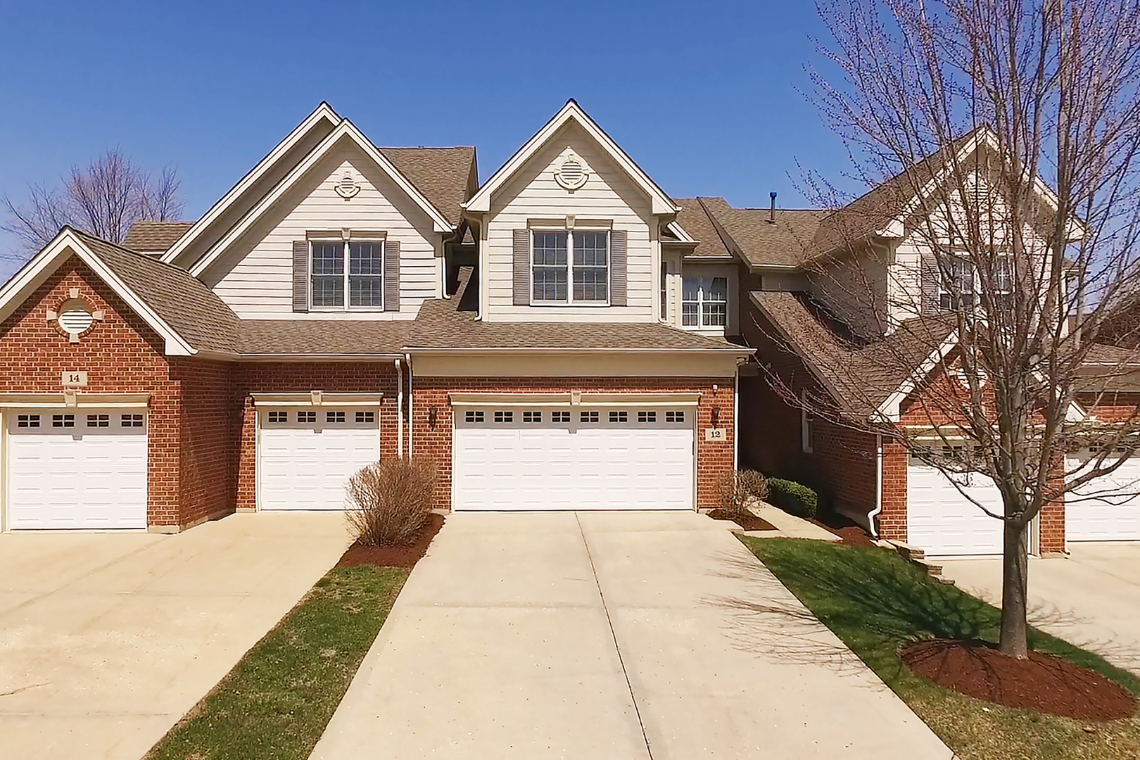 Hawthorn Woods Country Club in Hawthorn Woods IL Homes for Sale