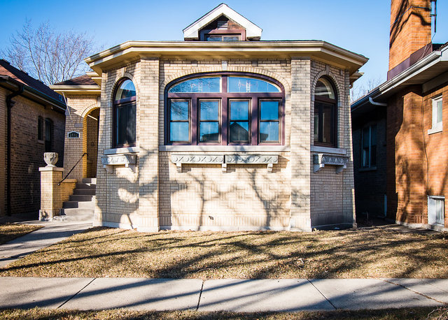 Photo of 2442 Farwell Chicago  60645