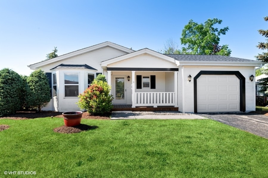 Saddlebrook Farms in Grayslake IL Homes for Sale Saddlebrook Farms in