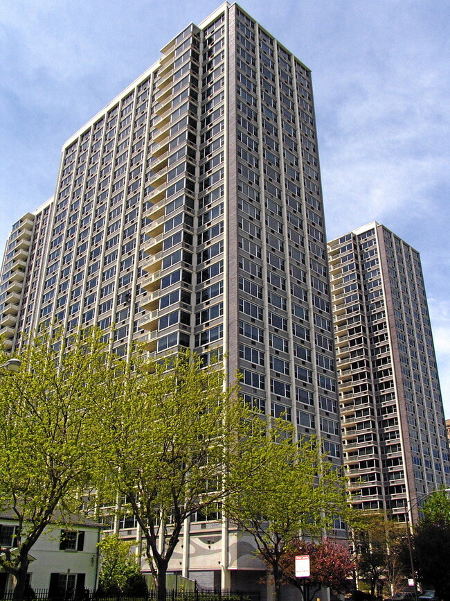 Imperial Towers in Chicago IL Homes for Sale Imperial Towers in