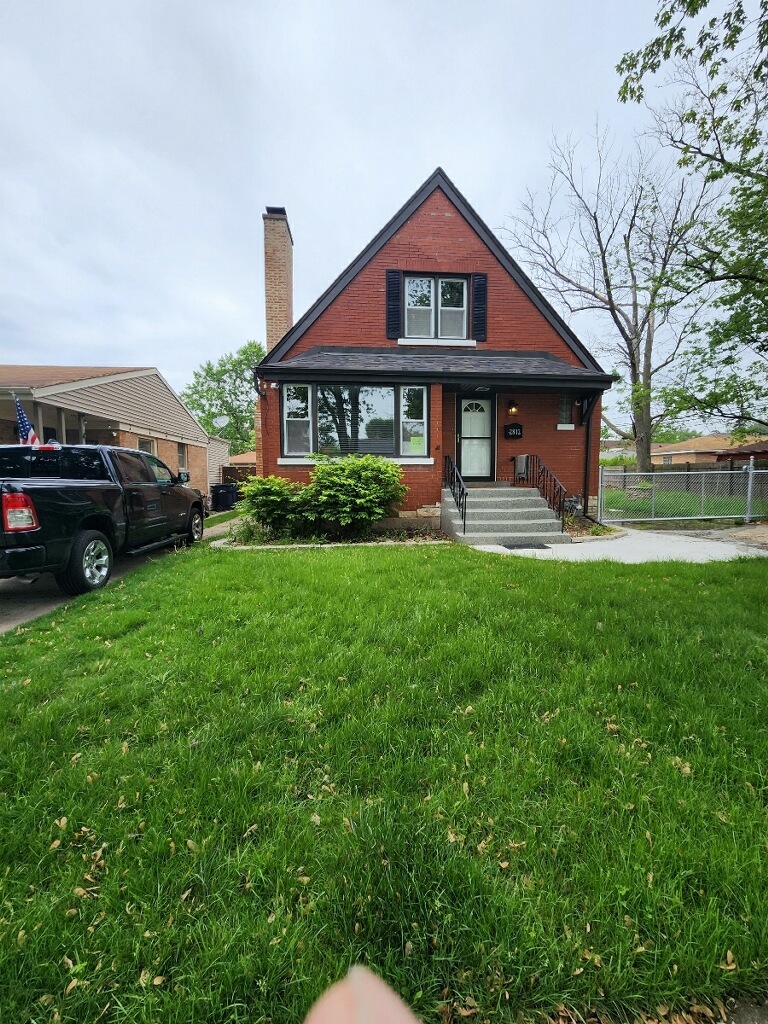 3 House in Evergreen Park