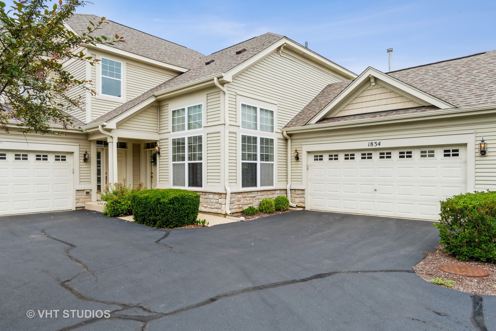 Stonegate West In Aurora IL Homes For Sale Stonegate West In Aurora