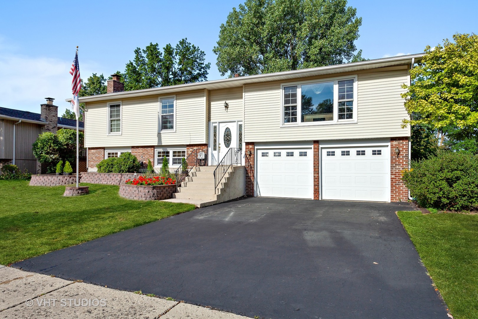 homes for sale in downers grove il