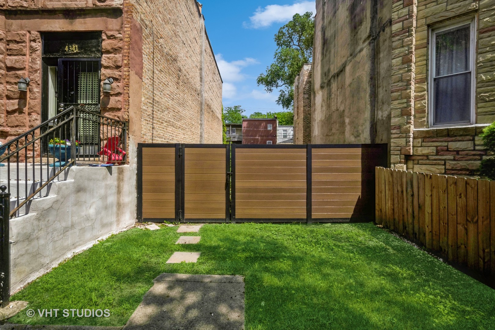 4343 S Forrestville Avenue