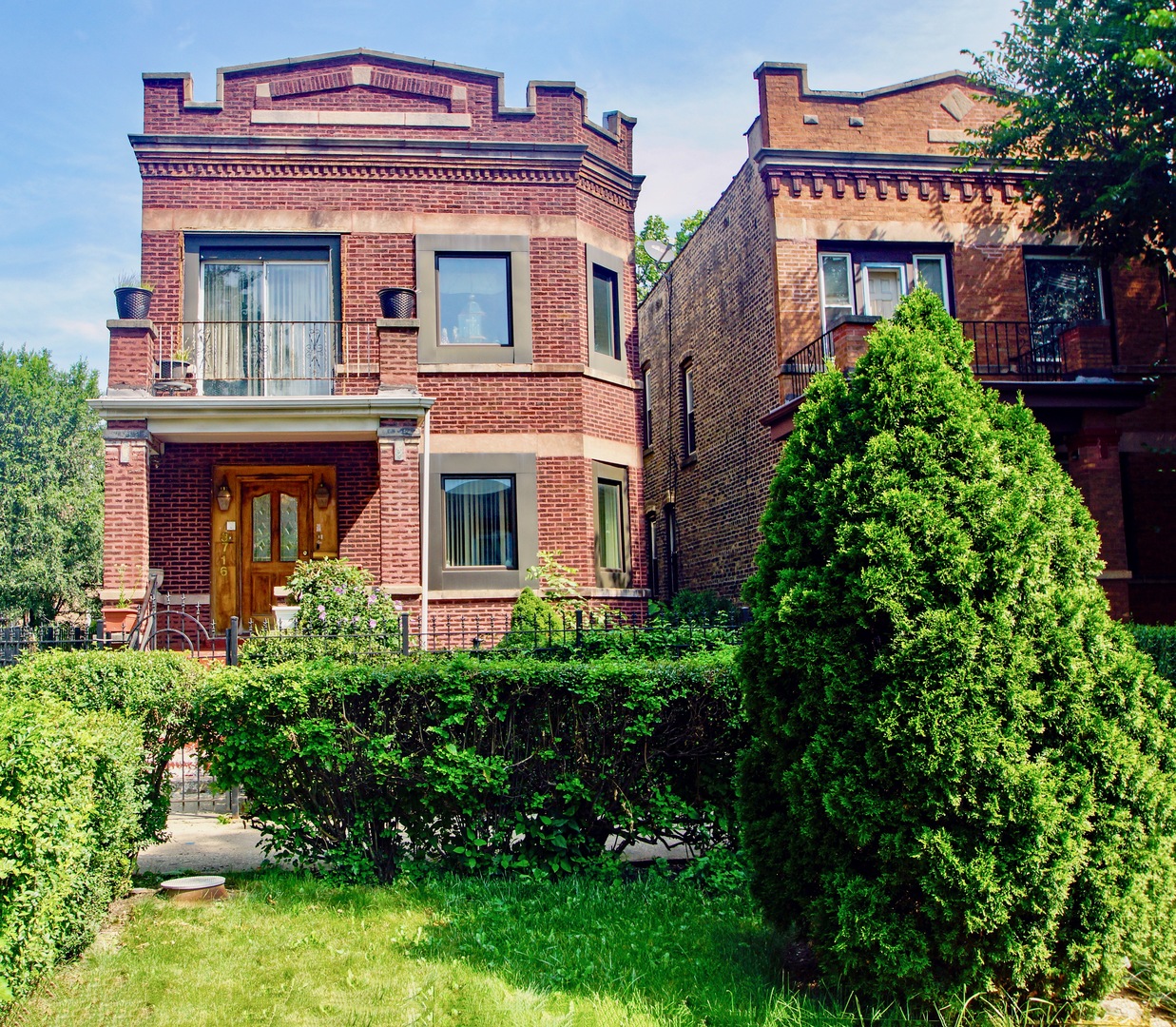 3716 W Ferdinand Street, Chicago IL 60624 Dream Town Real Estate