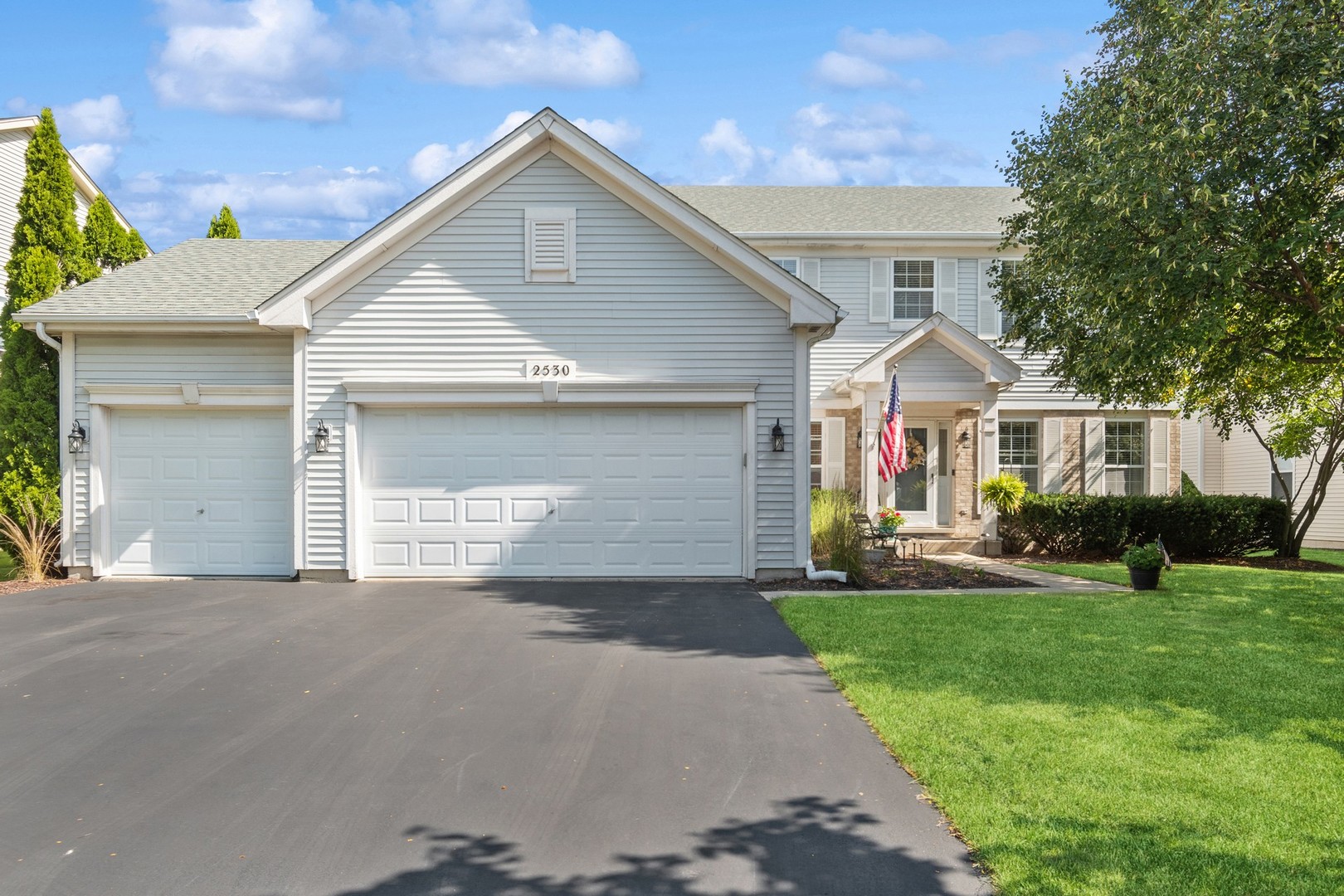 2530 Royal Troon Drive, Aurora IL 60503 Dream Town Real Estate