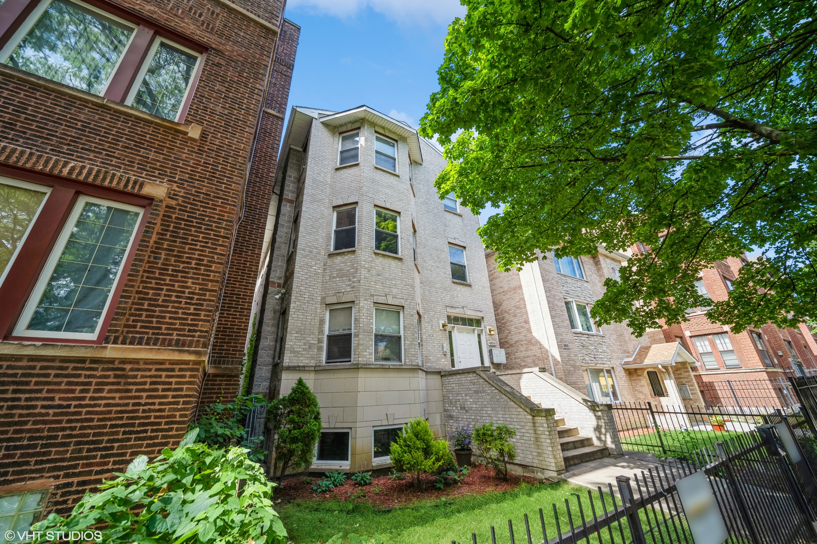 6814 S East End Avenue 2, Chicago IL 60649 Dream Town Real Estate