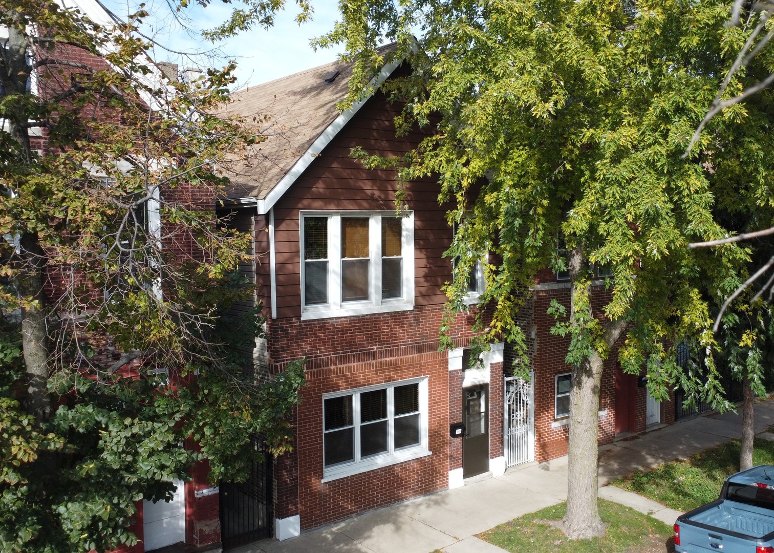 4556 S Justine Street, Chicago IL 60609 Dream Town Real Estate