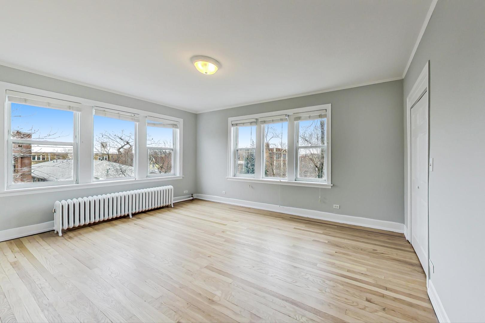 1435 W Pratt Boulevard 3, Chicago IL 60626 Dream Town Real Estate