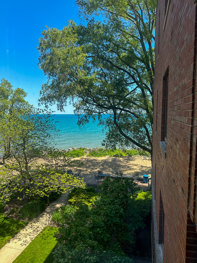 1200 W Chase Avenue 2b, Chicago IL 60626 Dream Town Real Estate