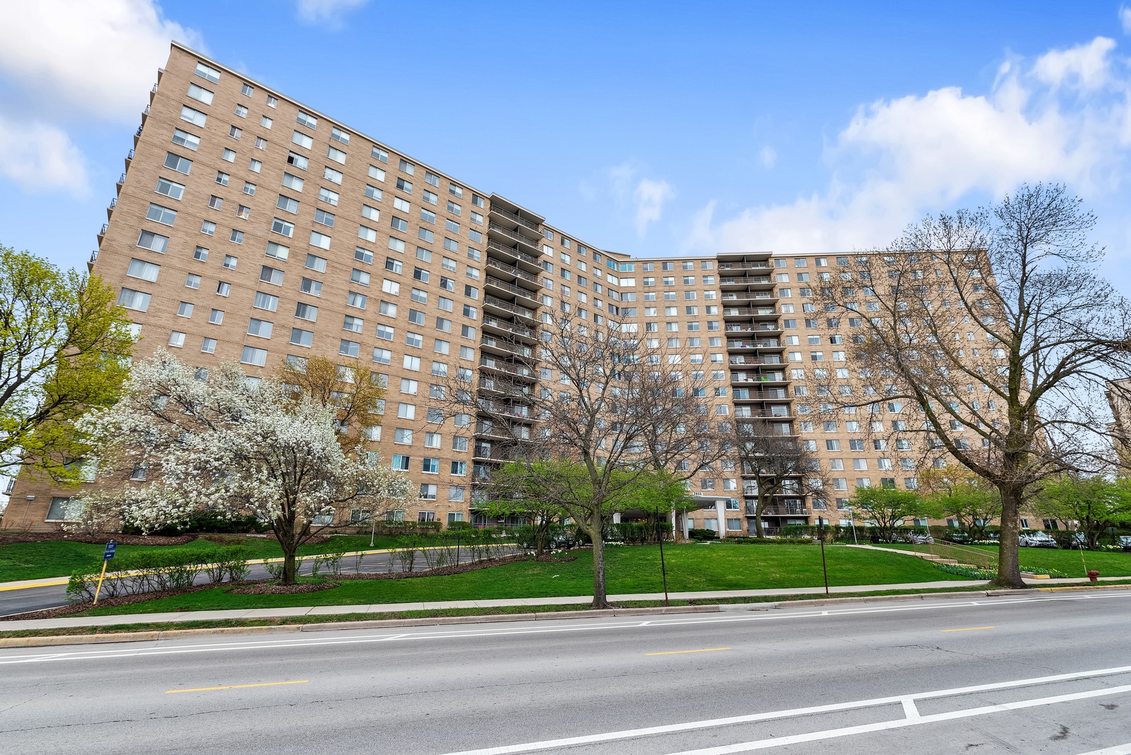 Homes For Sale In Winston Towers Chicago Illinois Winston Towers Chicago Il