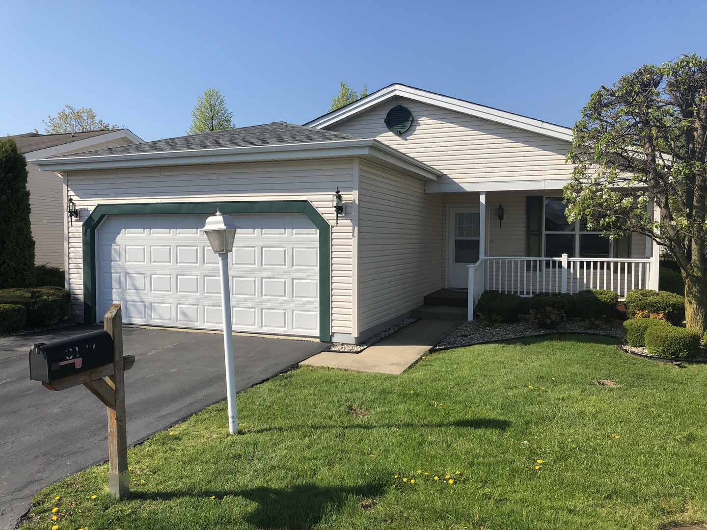 Saddlebrook Farms in Grayslake IL Homes for Sale Saddlebrook Farms in