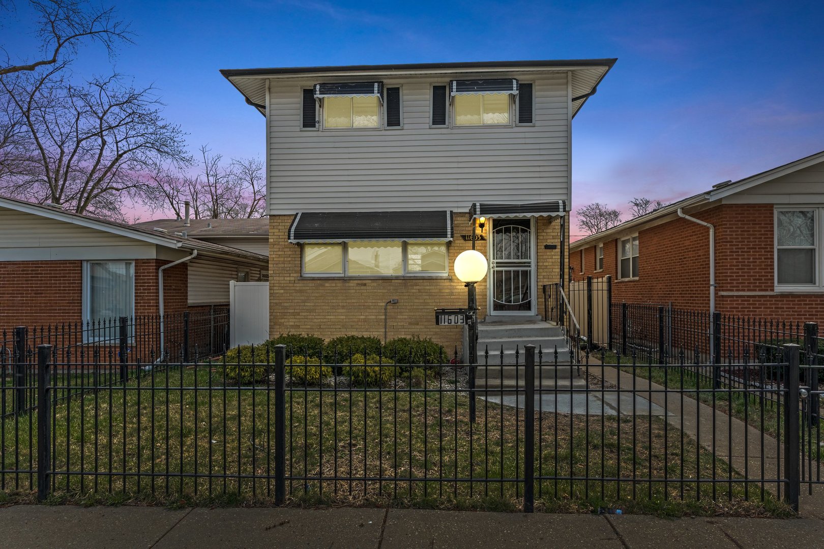 3 House in West Pullman