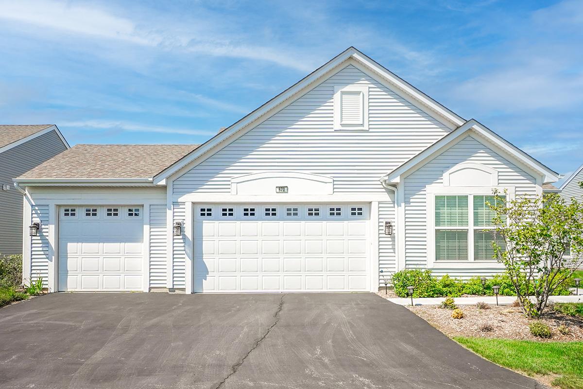 Carillon At Cambridge Lakes in Pingree Grove IL Homes for Sale