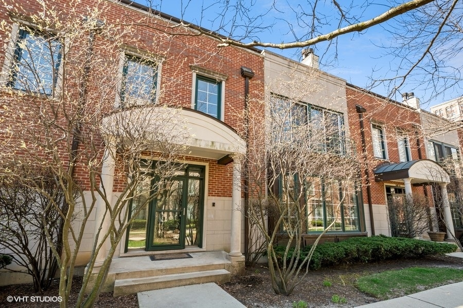 4 Townhouse in Near South Side