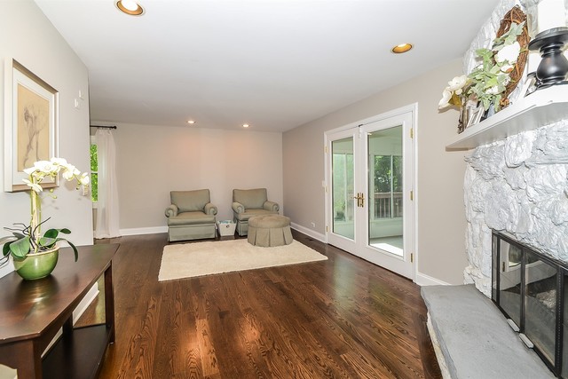 445 CAREN Drive
