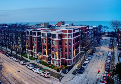 3 Apartment in Rogers Park