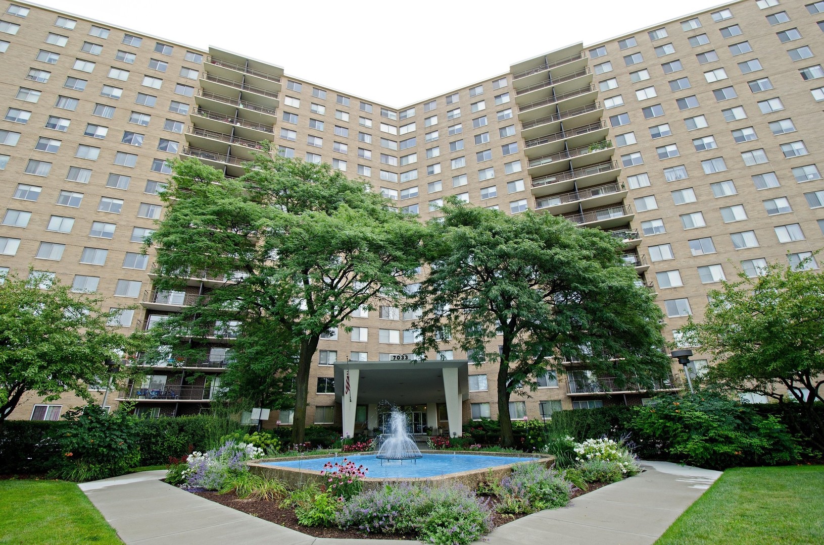 Winston Towers in Chicago IL Homes for Sale Winston Towers in Chicago