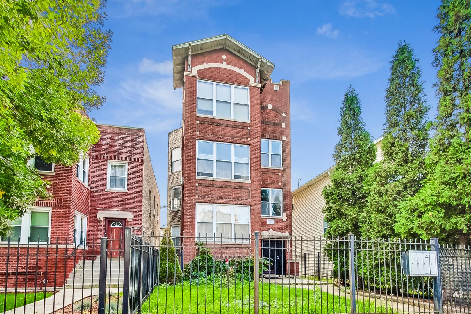 12 Apartment in East Garfield Park