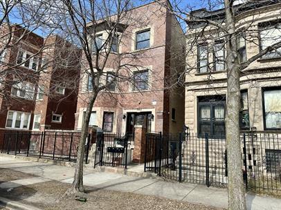 2 Apartment in East Garfield Park