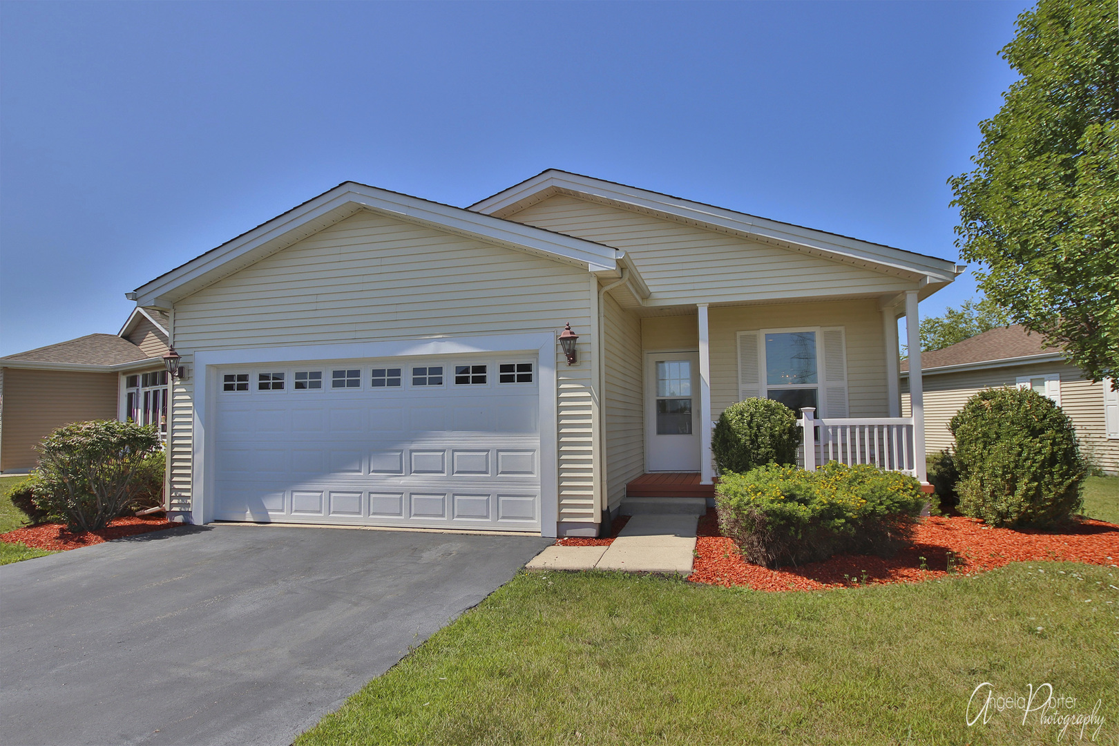 Saddlebrook Farms in Grayslake IL Homes for Sale Saddlebrook Farms in