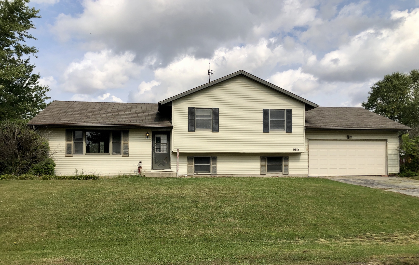 9614 Marci , Hebron, IL MLS 10881168 Berkshire Hathaway