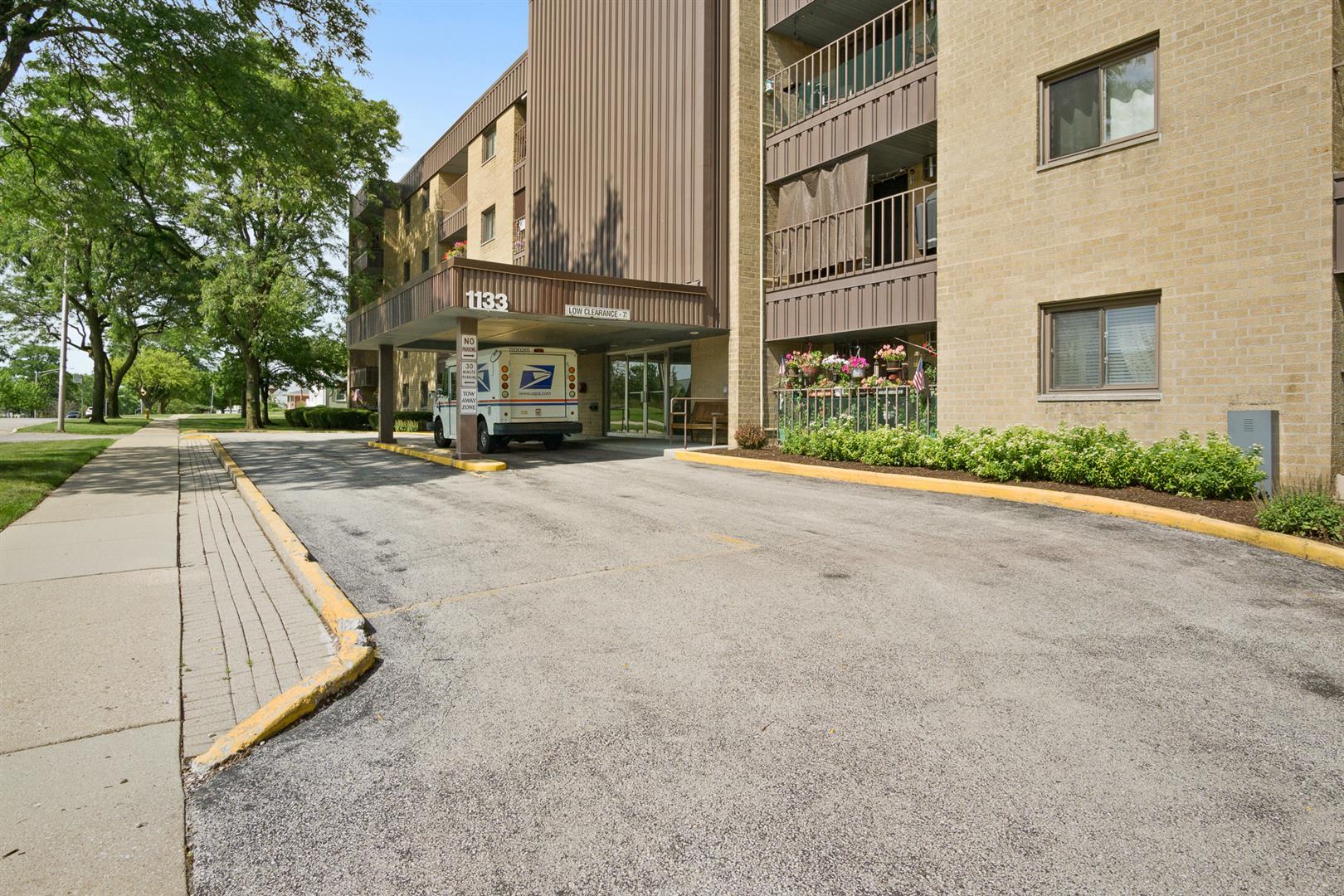 1133 South Finley Road 206 Lombard Il 60148 The Kombrink Team
