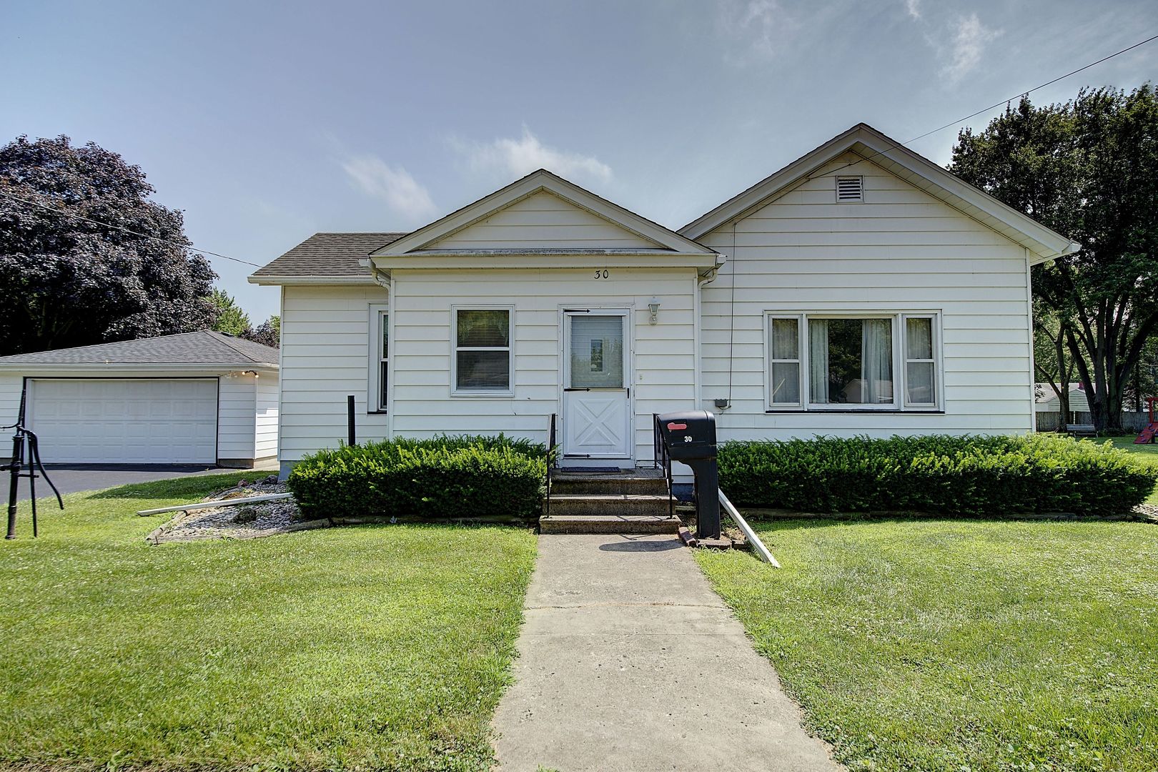 30 Boulevard Street Sandwich Il 60548 Us Aurora Home For Sale Kathy Brothers Real Estate