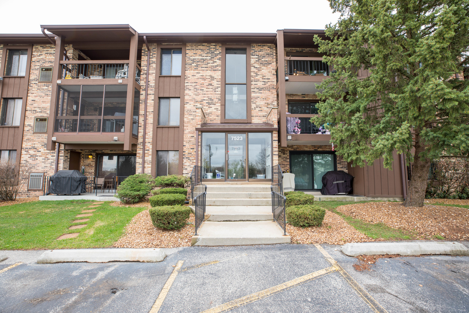 Whispering Cove in Tinley Park IL Homes for Sale Whispering Cove in