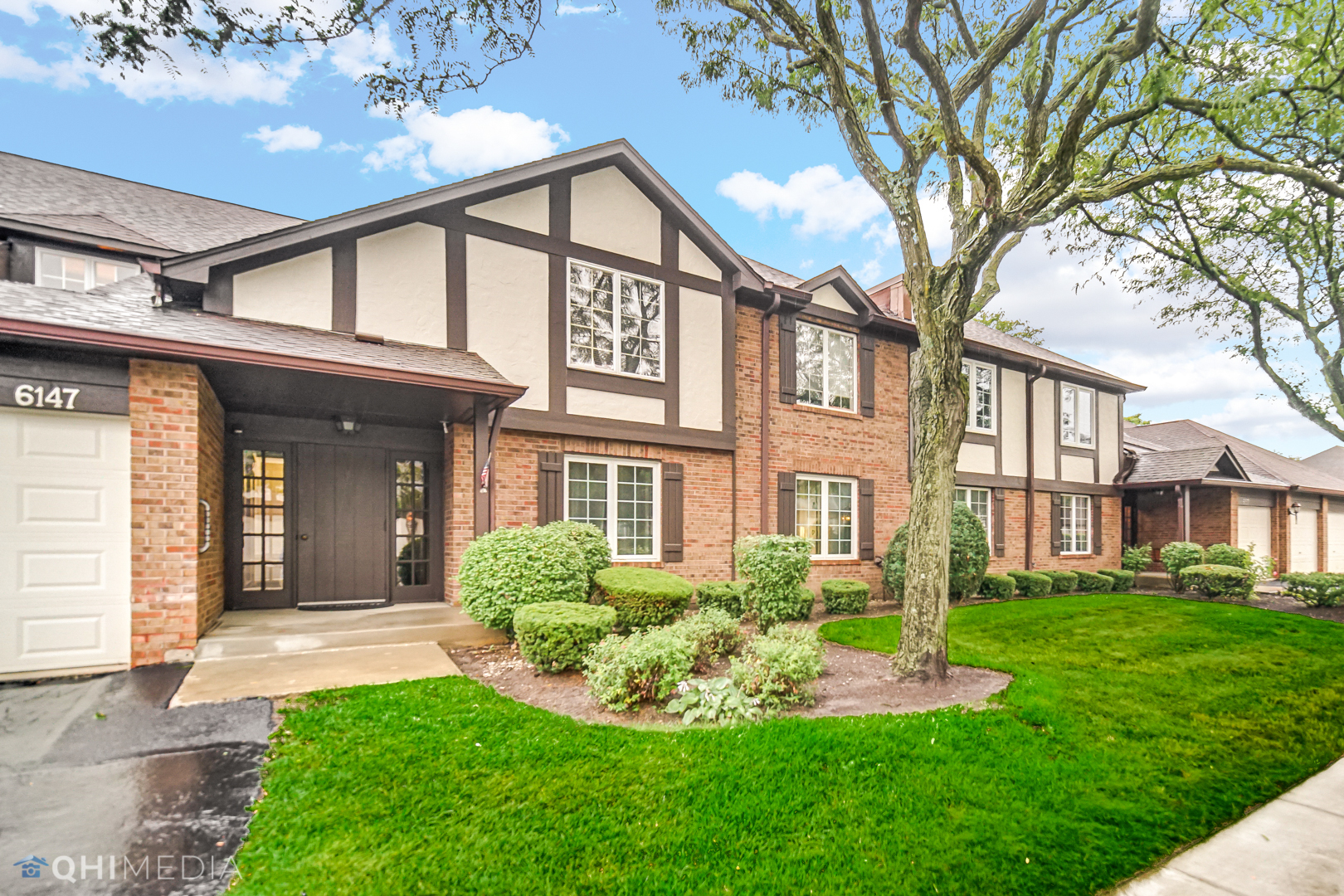 Stanhope Square in Willowbrook IL Homes for Sale Stanhope Square in