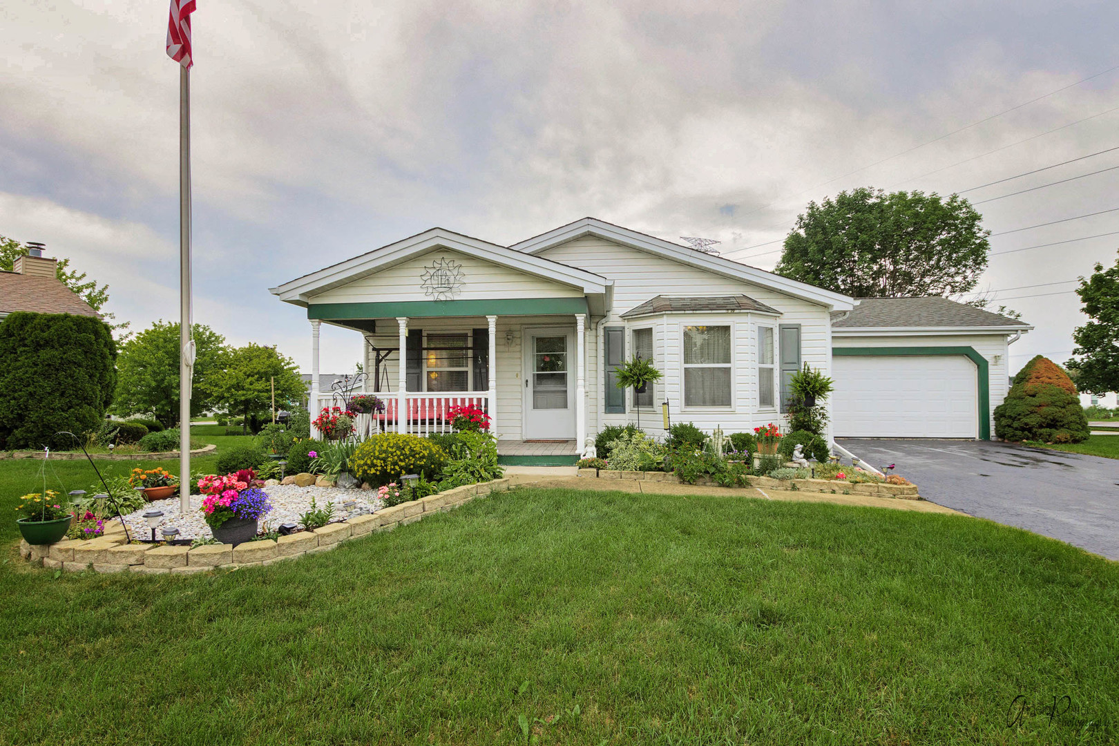 Saddlebrook Farms in Grayslake IL Homes for Sale Saddlebrook Farms in