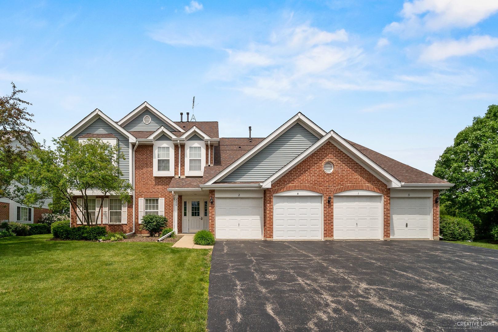 Turnberry Manor in Roselle IL Homes for Sale Turnberry Manor in