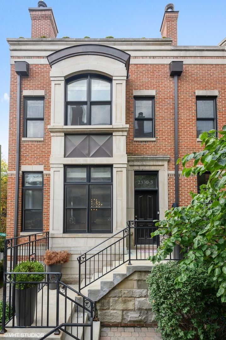 4 Condo in West Town