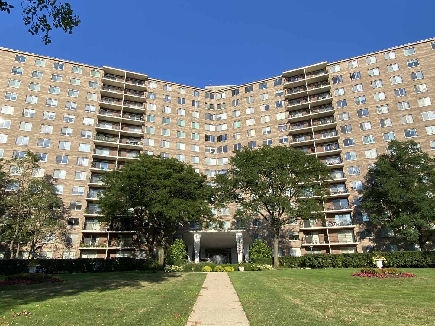 Winston Towers in Chicago IL Homes for Sale Winston Towers in Chicago