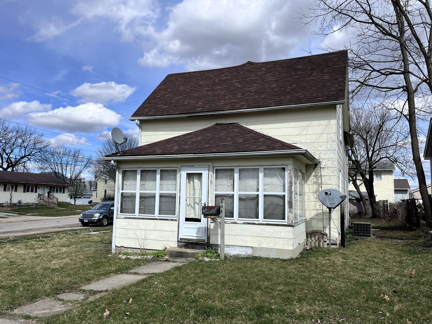3 House in Belvidere