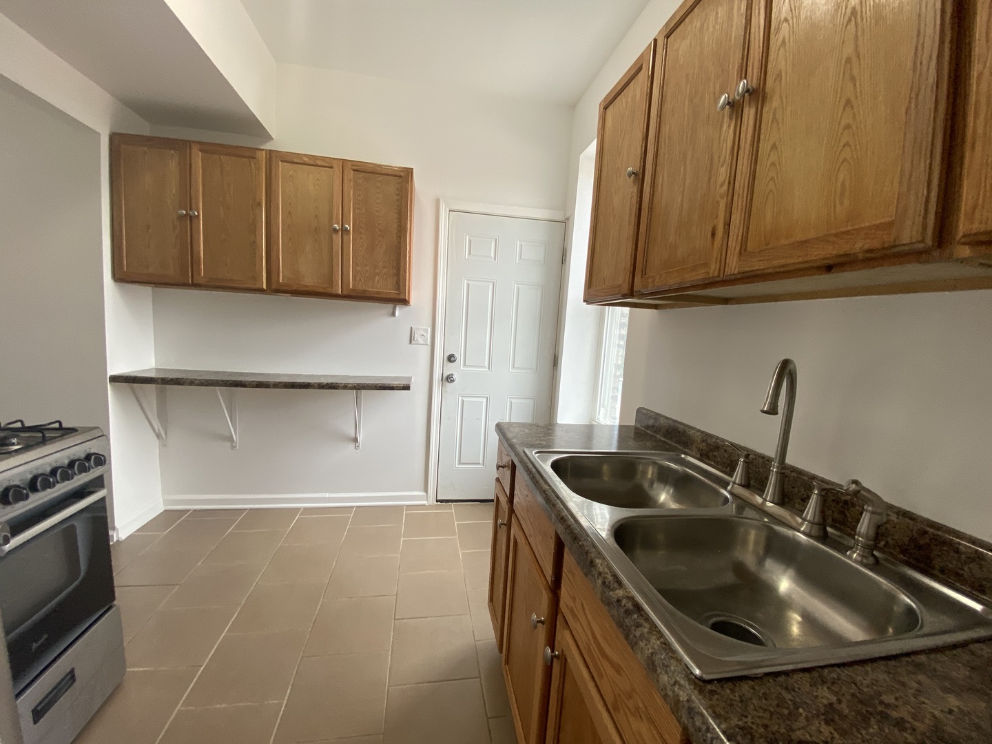 1609 N Lawndale Ave apartments for rent at AptAmigo