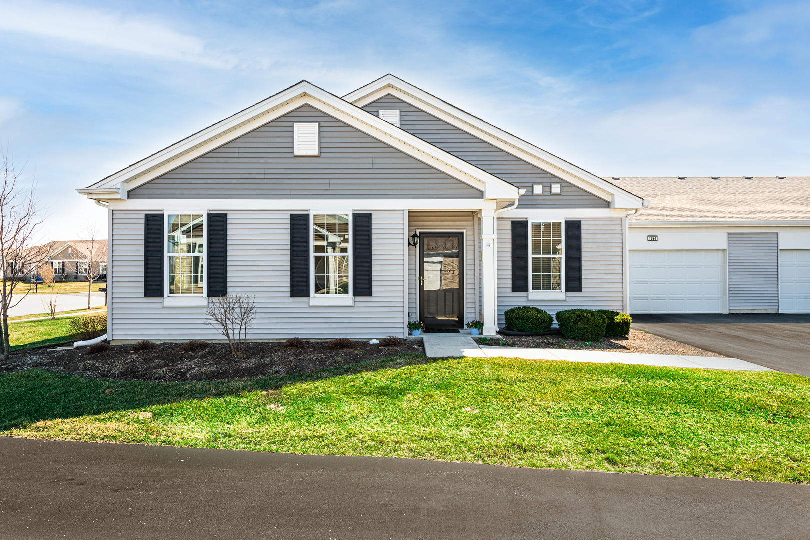 Carillon At Cambridge Lakes in Pingree Grove IL Homes for Sale