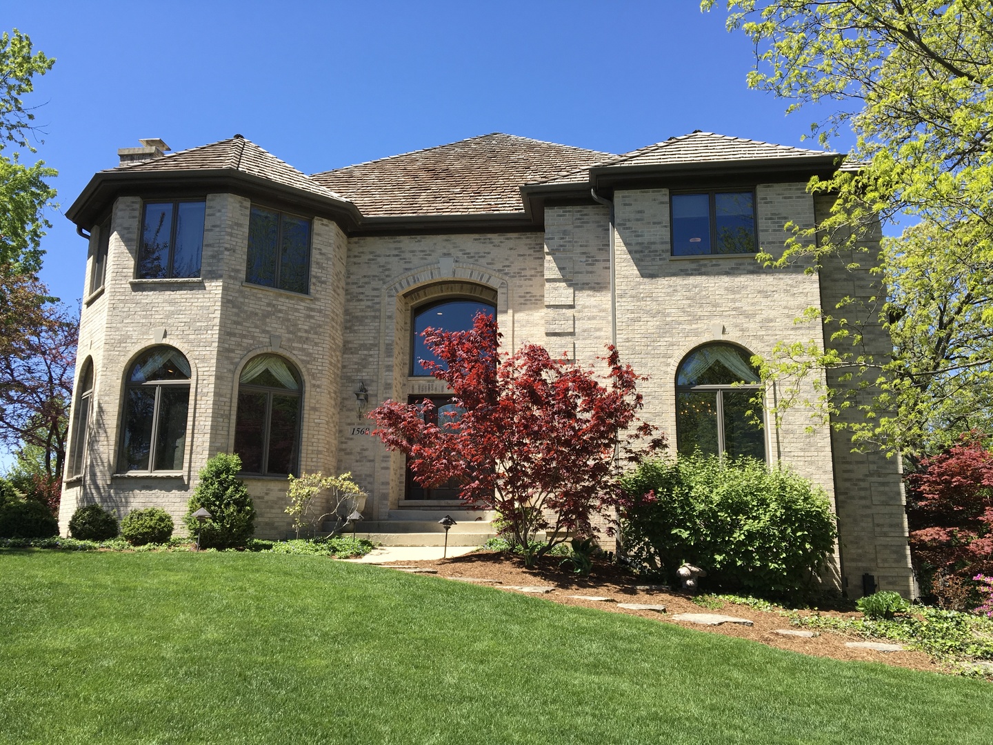 1568 Far Hills Drive, Bartlett, IL 60103