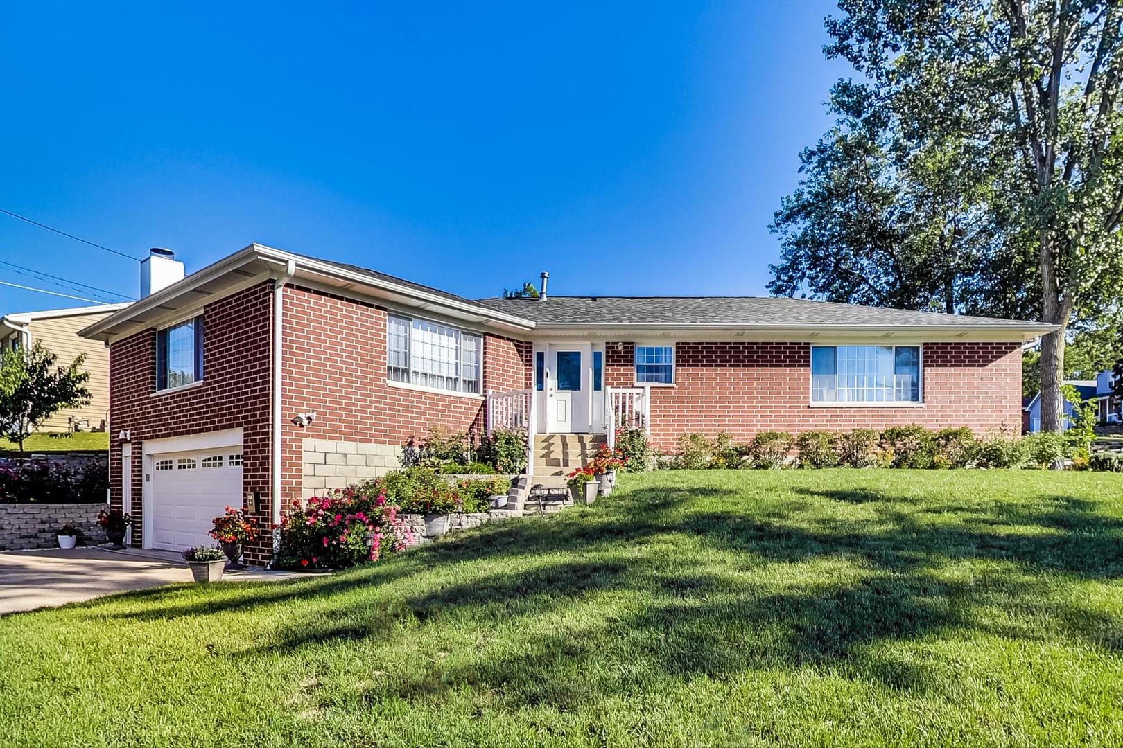 Lindenhurst IL Homes for Sale Lindenhurst Real Estate Bowers Realty