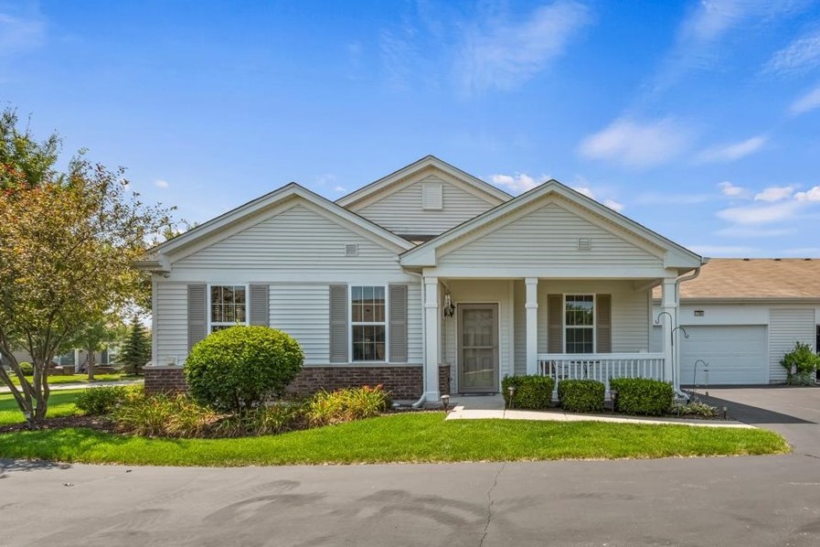 Carillon At Cambridge Lakes in Pingree Grove IL Homes for Sale