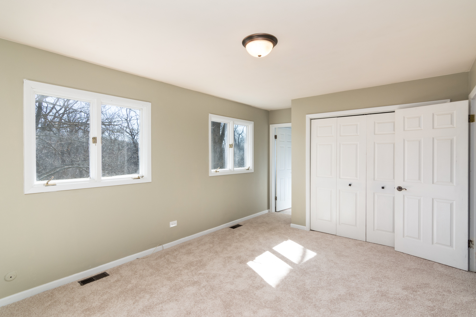 34 Londonderry Lane