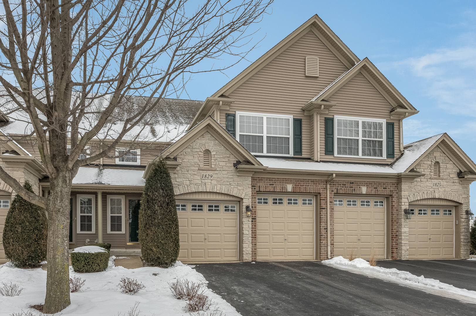 Deerbrook Place in Aurora IL Homes for Sale Deerbrook Place in Aurora